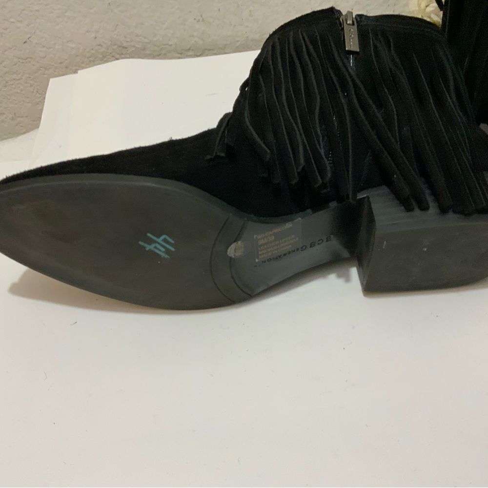 BCBG Capricorn Leather Fringed Bootie, Size 9/ 39 - Picture 12 of 13